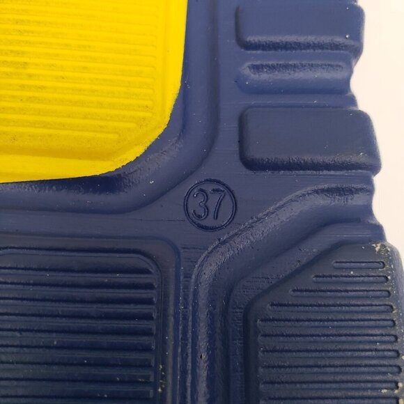 OFF-WHITE SHOES Red Blue Yellow Black Size 37 Womens 6.5 Boys 5 - Picture 4 of 9